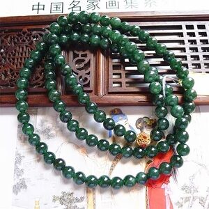 Natural Grade A Type Jadeite Burmese Jade necklace 天然翡翠A货玉项链